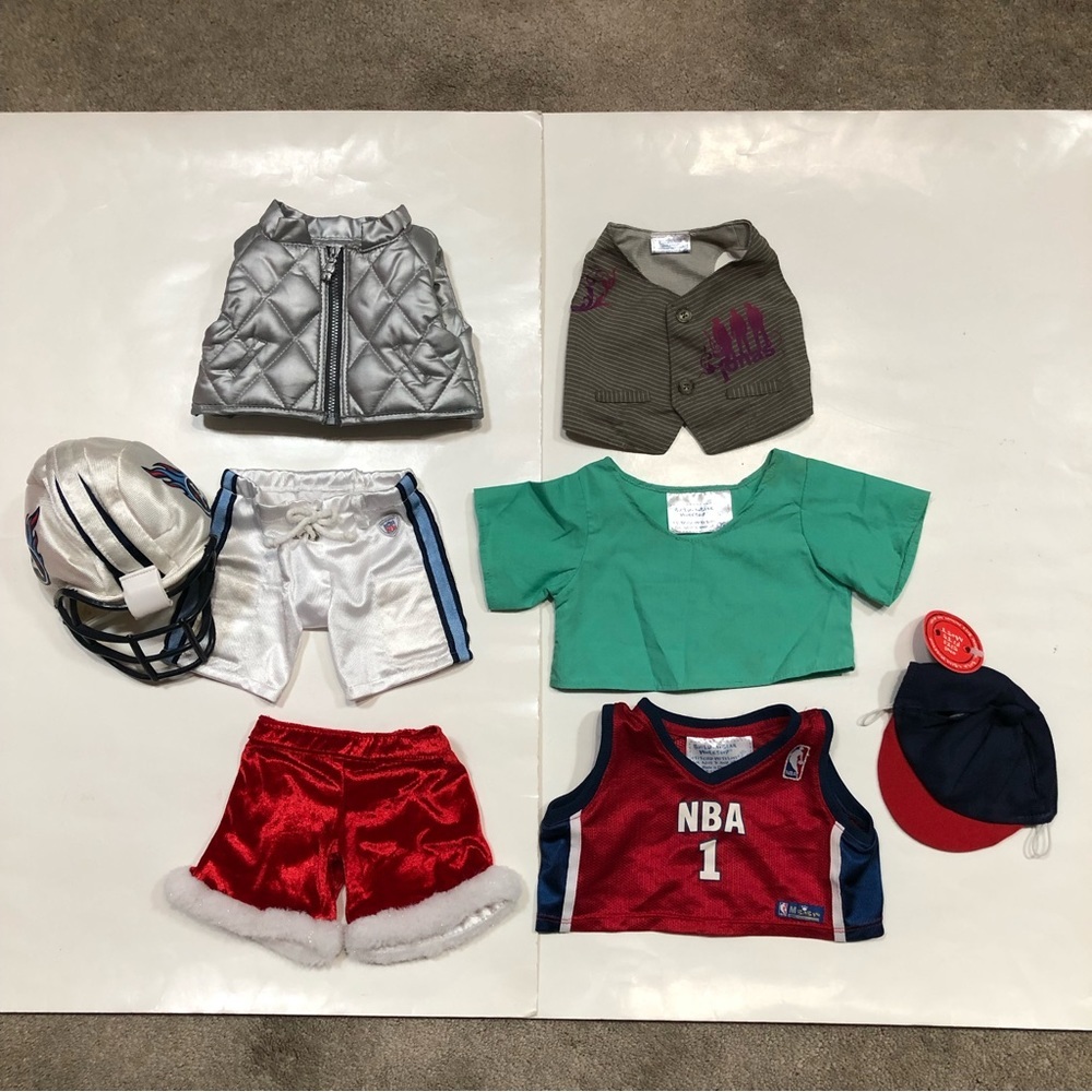 Build-A-Bear Workshop Eight Piece Bundle
